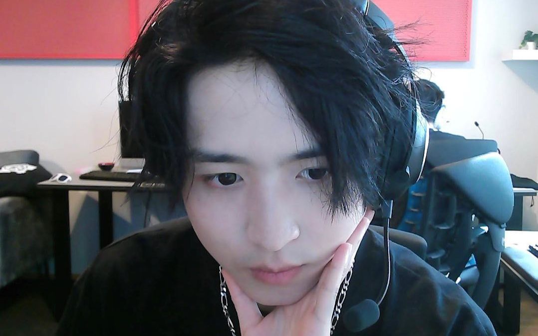 DK横扫PSG,Hanssama打出惊人五杀强强对话小组赛,留下经典瞬间的简单介绍 DK横扫PSG,Hanssama打出惊人五杀强强对话小组赛,留下经典瞬间的简单介绍