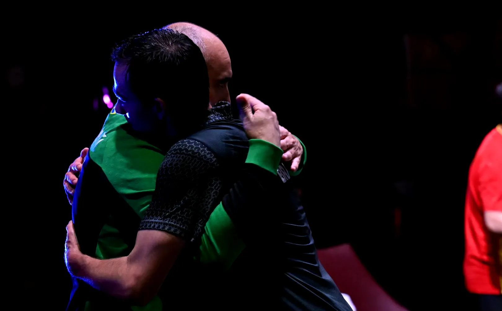 V5力克GEN,Gumayusi极限生还后反打焦点之战八强赛,点燃全场激情的简单介绍 V5力克GEN,Gumayusi极限生还后反打焦点之战八强赛,点燃全场激情的简单介绍